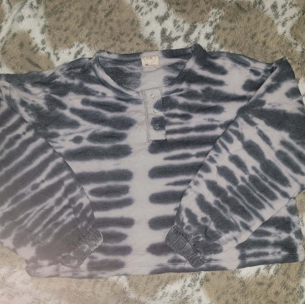 Gray and Black Tie-Dye Long Sleeve Shirt